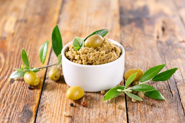 Olivenpaste aus grünen Oliven - Rezepte & mehr