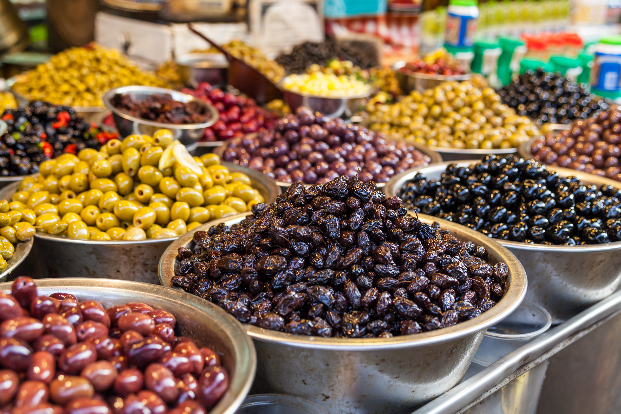Oliven und Olivenöl auf dem Wochenmarkt in Suttgart kaufen - oder besser online?